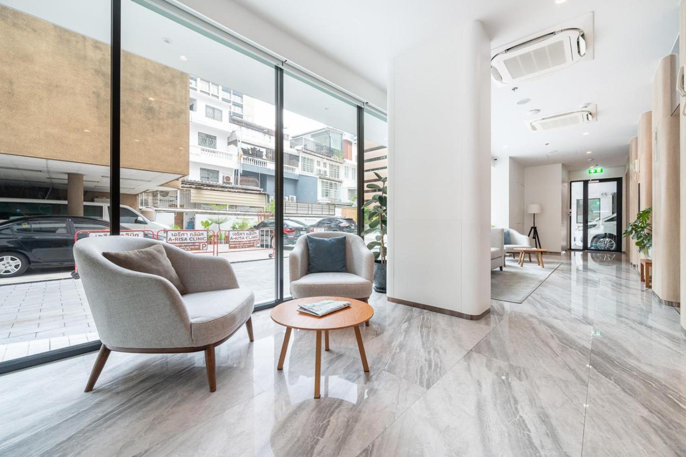 Livezen Bangkok Sukhumvit Hotel Exterior photo