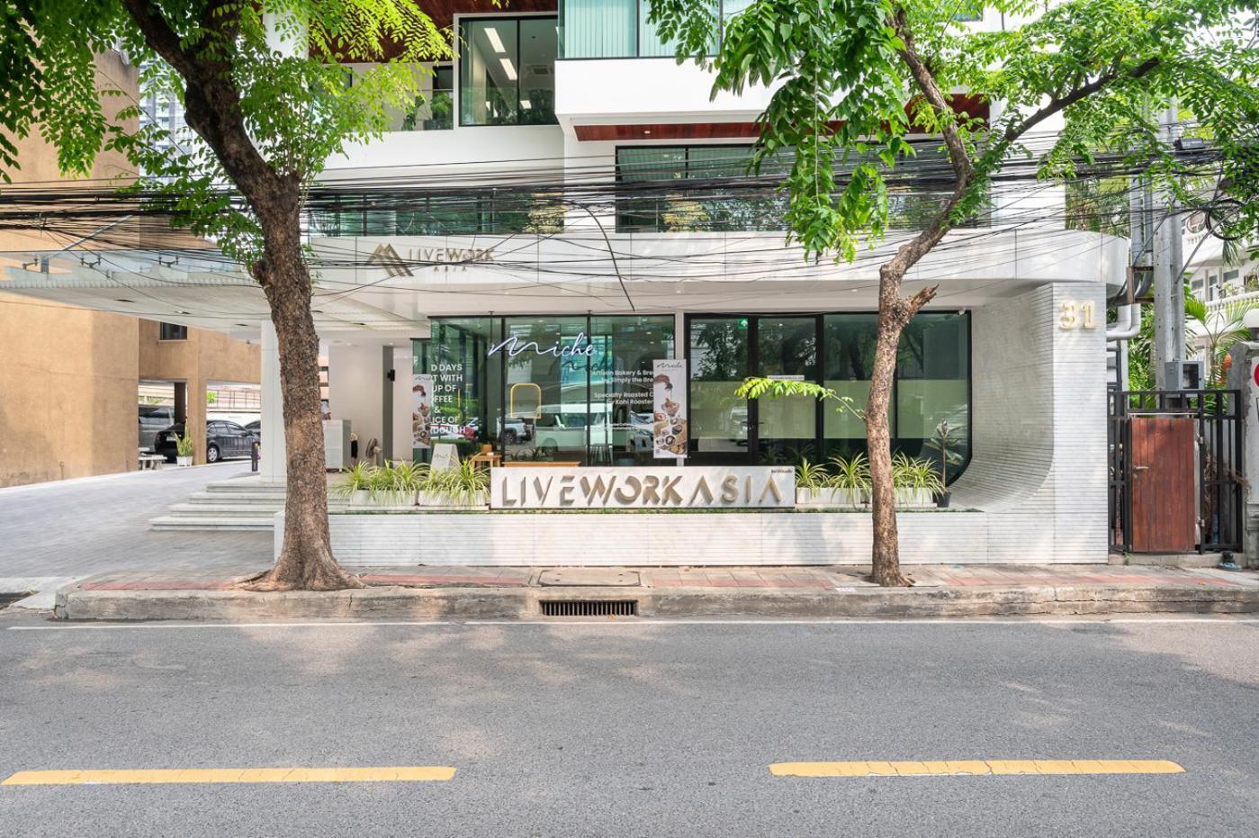 Livezen Bangkok Sukhumvit Hotel Exterior photo